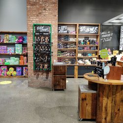 Lush Cosmetics - Inside