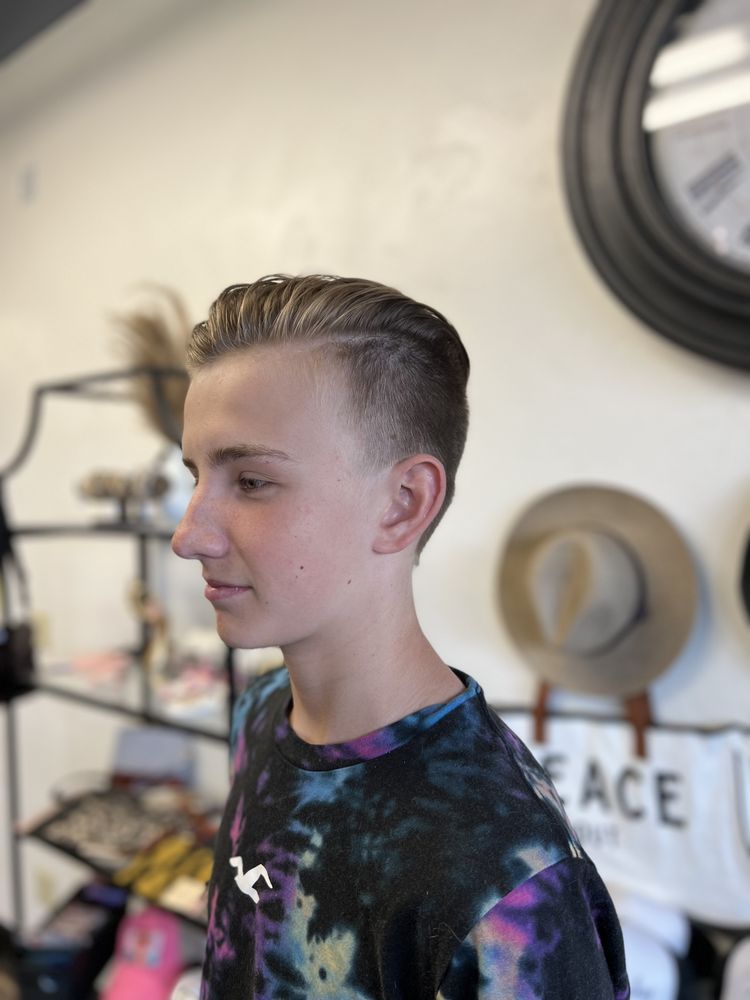 KAYCEE ZIELANSKI THE EDGE SALON 31 Photos 601 E Washington St