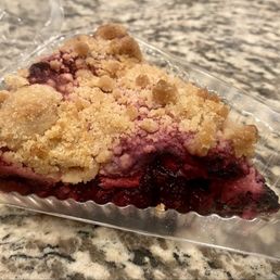 Triple Berry Crumble - their crust is wonderful Triple Berry Crumble - their crust is wonderful