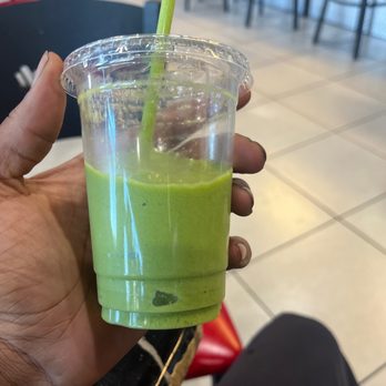 Muscle Maker Grill - The green smoothie was amazing i HAVE TO come back for it. And my buffalo chicken bites were delicious - Wraps Near Me - Antioch, California