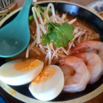 Straits - Honolulu - Laksa noodle soup - Asian Fusion Near Me - Honolulu, Hawaii