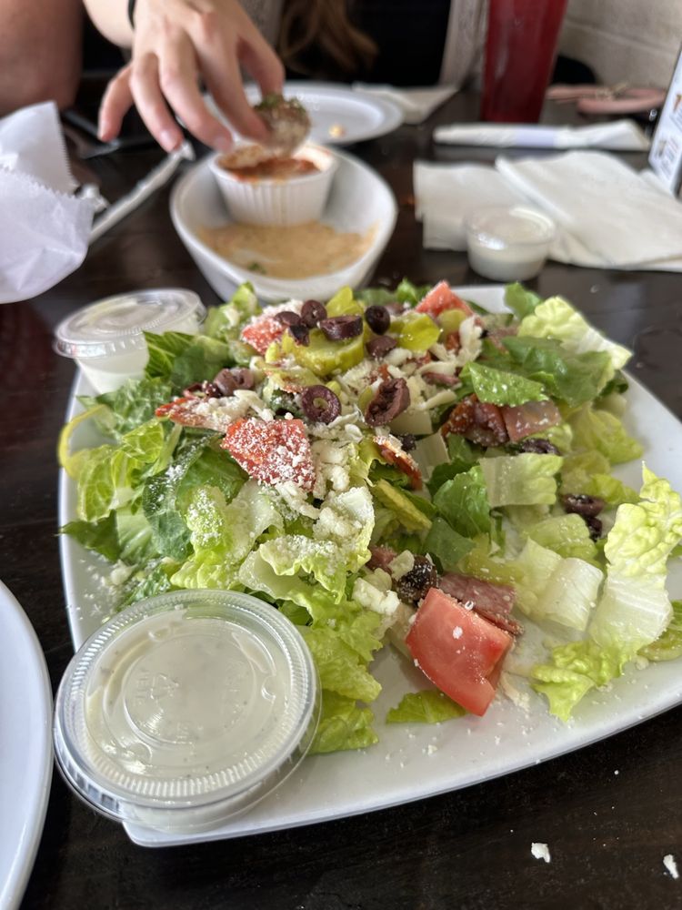 WISE GUYS PIZZERIA 135 Photos & 200 Reviews 311 S Oak St, Roanoke