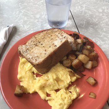 The Friendly Toast - Basic breakfast - Breakfast & Brunch Near Me - Bedford, New Hampshire The Friendly Toast - Basic breakfast - Breakfast & Brunch Near Me - Bedford, New Hampshire
