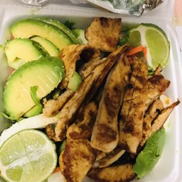 Pati salad with chicken avocado and vegetables Pati salad with chicken avocado and vegetables