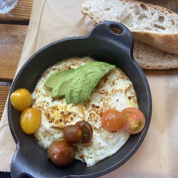 Le Pain Quotidien - Tomatoes, feta and avocado - Cafes Near Me - Miami, Florida Le Pain Quotidien - Tomatoes, feta and avocado - Cafes Near Me - Miami, Florida