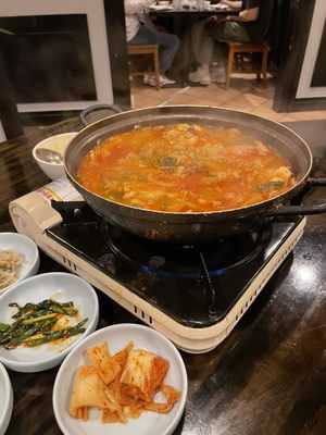 Stone Bowl House 운암정 스톤 볼 하우스 by null
