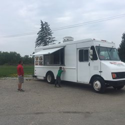 Tacos Tortas Palmas - Great food truck right by off the road.