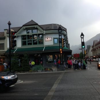 Earls Kitchen + Bar - Earls from South East corner of Wolf & Banff - Canadian (New) Near Me - Banff, Alberta Earls Kitchen + Bar - Earls from South East corner of Wolf & Banff - Canadian (New) Near Me - Banff, Alberta