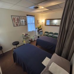 Huang Acupuncture & Herb - Exam Room 2