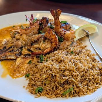 Pappadeaux Seafood Kitchen - Mississippi catfish it came with shrimp and oysters. - Seafood Near Me - Arlington, Texas