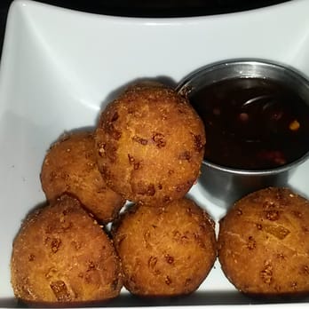 La Louisiane - Hushpuppies appetizer yum! - Cajun/Creole Near Me - Montreal, Quebec
