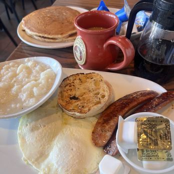 Another Broken Egg Cafe - Breakfast & Brunch Near Me - Pembroke Pines, Florida