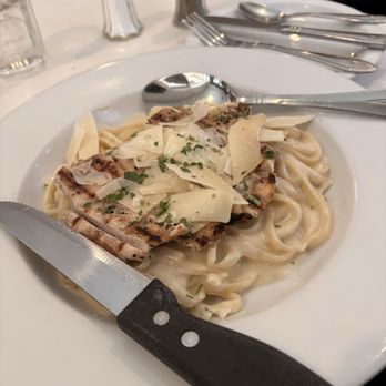 La Pergola Trattoria - Chicken Alfredo - Italian Near Me - Big Bear Lake, California La Pergola Trattoria - Chicken Alfredo - Italian Near Me - Big Bear Lake, California