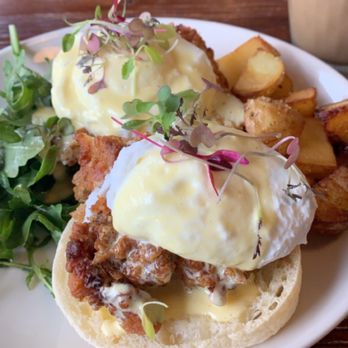 The Common - Eggs Benedict with fried chicken - Breakfast & Brunch Near Me - Brooklyn, New York The Common - Eggs Benedict with fried chicken - Breakfast & Brunch Near Me - Brooklyn, New York