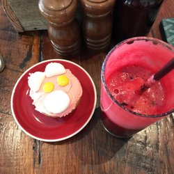 3 Little Pigs - Beetroot juice for me, and a piggy cupcake for my niece!