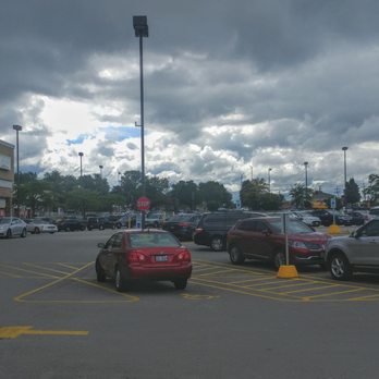 Jewel-Osco - Good Old Fall day overcast hint of blue. this Jewel still has a TCF Branch inside so many workmen gone within the last 3 years - Grocery Near Me - Darien, Illinois