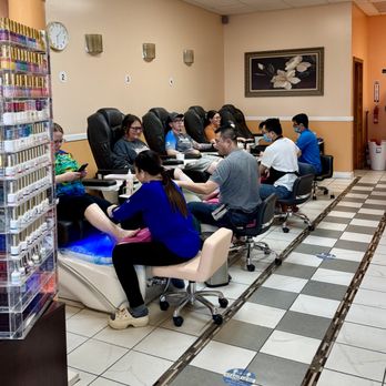 D & D Nails Spa - Nail Salons Near Me - Rushville, Indiana
