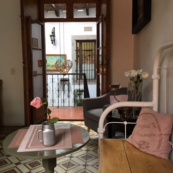 La Vie en Rose - One of the rooms upstairs--cozy & charming! - French Near Me - Guanajuato, GUA La Vie en Rose - One of the rooms upstairs--cozy & charming! - French Near Me - Guanajuato, GUA