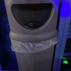 Santa Clarita Lanes - The trash which equals this place