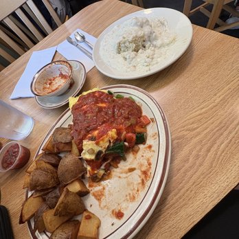 Joe's Place Paso Robles - Vegetable omelette with special Joe's sauce, home potatoes, biscuits and gravy. - Breakfast & Brunch Near Me - Paso Robles, California Joe's Place Paso Robles - Vegetable omelette with special Joe's sauce, home potatoes, biscuits and gravy. - Breakfast & Brunch Near Me - Paso Robles, California