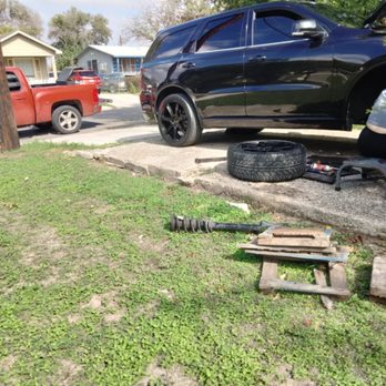Onsite Mechanic - Brake job and strut replacement Dodge Durango - Auto Repair Near Me - San Antonio, Texas Onsite Mechanic - Brake job and strut replacement Dodge Durango - Auto Repair Near Me - San Antonio, Texas