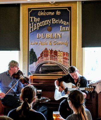 Musical Pub Crawl by null