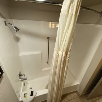 Primm Valley Resort - Shower in the bathroom - Hotels Near Me - Primm, Nevada