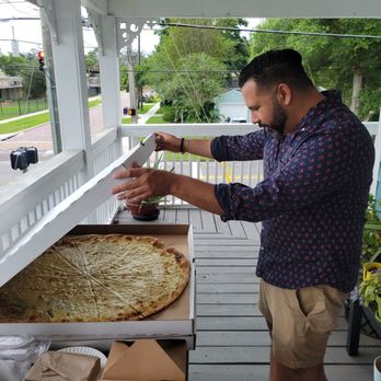 Lazy Moon Pizza - Giant pizzas to go - Pizza Near Me - Orlando, Florida