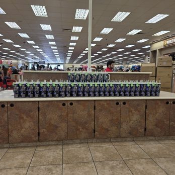 Buc-ee's - Lots and lots of chips here - Gas Stations Near Me - New Braunfels, Texas Buc-ee's - Lots and lots of chips here - Gas Stations Near Me - New Braunfels, Texas