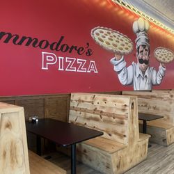 Commodore's Pizza - Fun when you walk in.