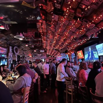Barneys Beanery - 1st floor - Sandwiches Near Me - Pasadena, California