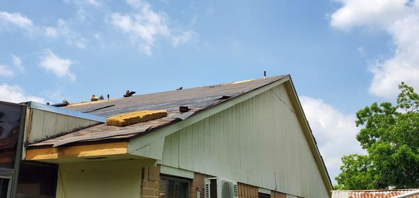 Rios Roofing & Contracting