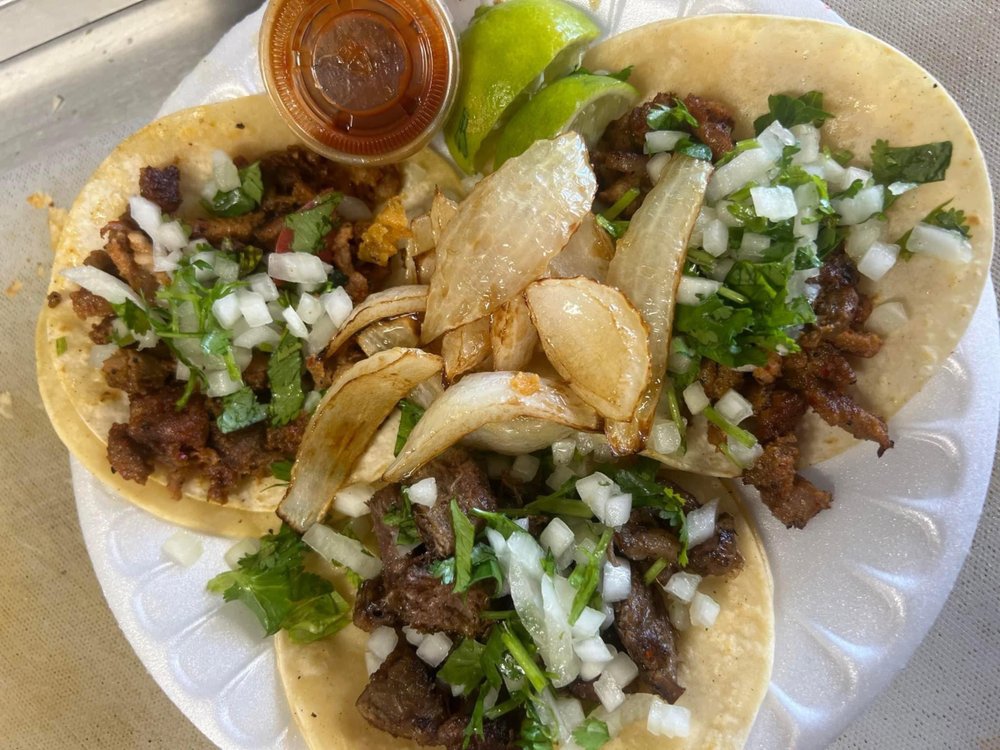 Lichas Mexican Diner Logo