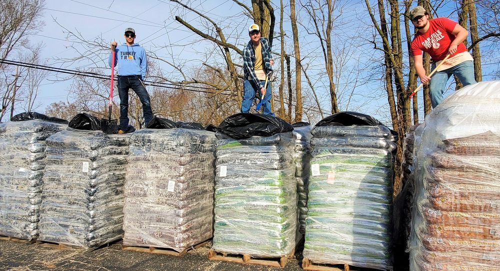 GROSS LUMBER Updated October 2024 10 Photos 645 Central Ave, Carlisle, Ohio Building