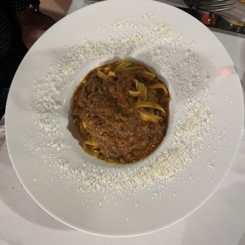 Ristorante Rossini - Fettuccine ragu - Italian Near Me - Rome, RM