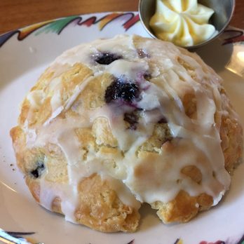 Brookfields Restaurant - Blueberry scone - American Near Me - Roseville, California