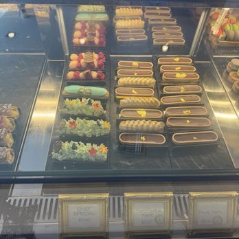 ID-Eclair - Bakeries Near Me - Pasadena, California