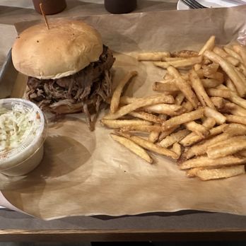The Fishin' Pig - Pulled pork sandwich - Southern Near Me - Glen Allen, Virginia The Fishin' Pig - Pulled pork sandwich - Southern Near Me - Glen Allen, Virginia