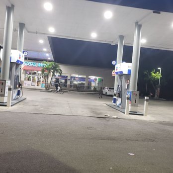 Chevron - a gas station at night - Gas Stations Near Me - Miami, Florida