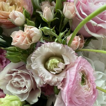 Lilit's Flowers - Florists Near Me - Sherman Oaks , California Lilit's Flowers - Florists Near Me - Sherman Oaks , California