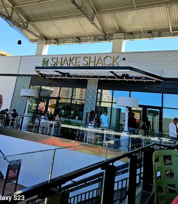 Shake Shack Bay Street by null