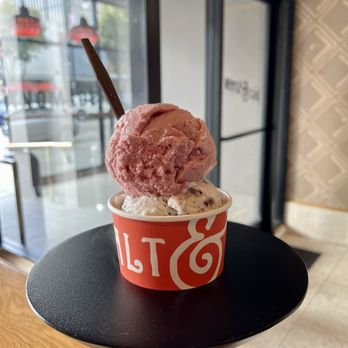 Salt & Straw - Double scoop in a cup - Ice Cream & Frozen Yogurt Near Me - Burlingame, California Salt & Straw - Double scoop in a cup - Ice Cream & Frozen Yogurt Near Me - Burlingame, California