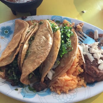Medina’s Mexican Store - Carne asada tacos and rice and beans - Mexican Near Me - Henderson, Kentucky