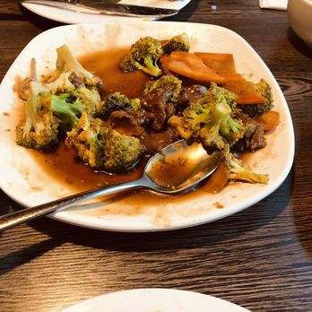 J'S Chinese Cuisine - Beef and broccoli - Chinese Near Me - Pasadena, California