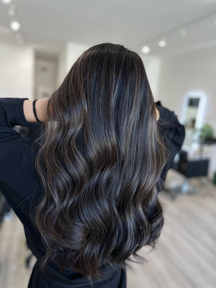 Base Salon By Priscilla Logo