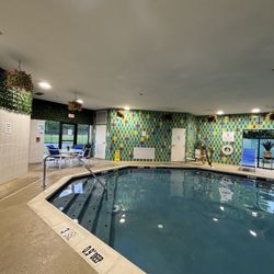 Holiday Inn Express & Suites Easton