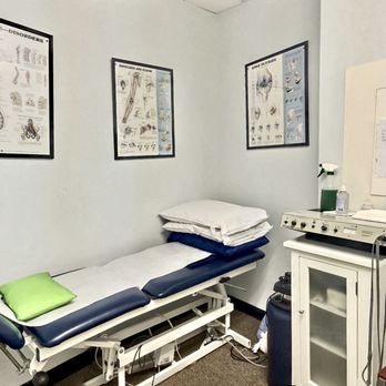 Romviel Vincent, Rpt - Treatment room. - Physical Therapy Near Me - Washington, DC, District of Columbia Romviel Vincent, Rpt - Treatment room. - Physical Therapy Near Me - Washington, DC, District of Columbia