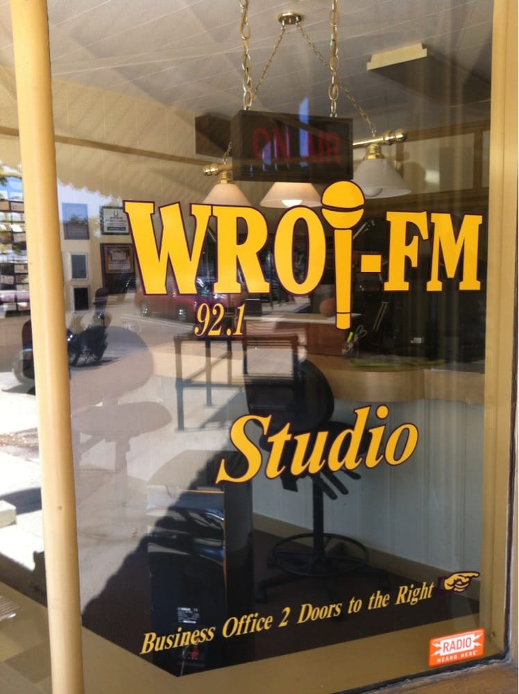 WROI RADIO LITE FM 921 110 1/2 E 8th St, Rochester, Indiana Radio