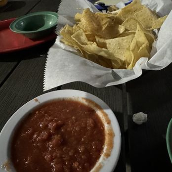 Cactus Cantina Mexican Grill - chips and salsa - Mexican Near Me - Orange Beach, Alabama