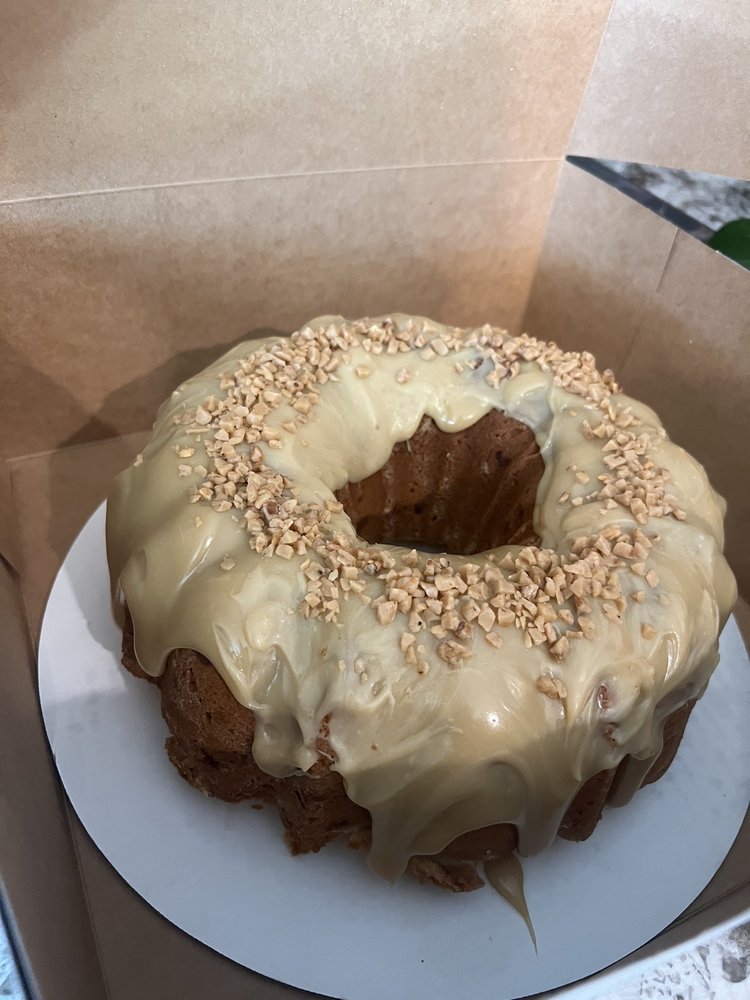 Ruby Ellen's Bakery Logo